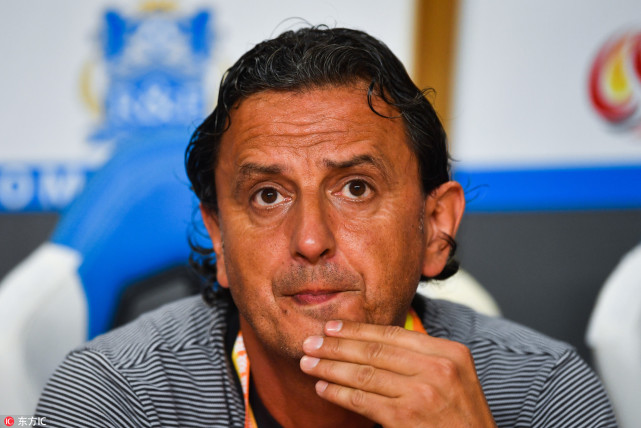 爱游戏-转会期金州勇士备战足总杯，队长鼓劲细节曝光，引发热议，赛程密集仍需轮换的简单介绍-爱游戏